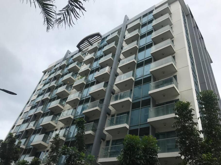 Lovely 2 Bed Infront Of Naia Terminal 3 Manila